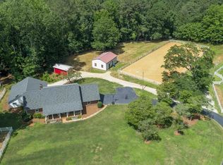 135 Brookshire Dr, Fayetteville, GA