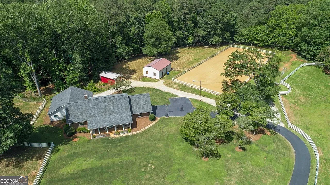 135 Brookshire Dr photo 1
