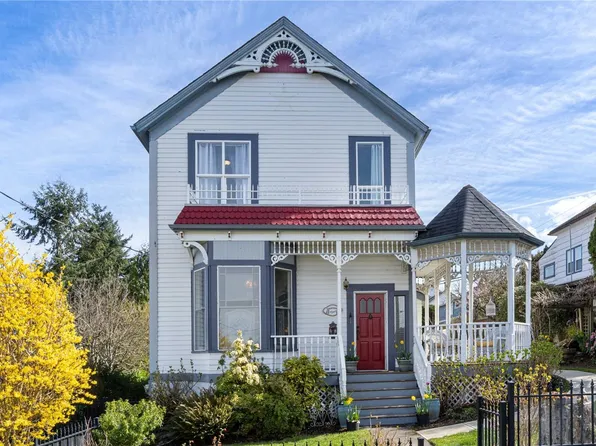 25 White St, Ladysmith, BC V9G 1S8