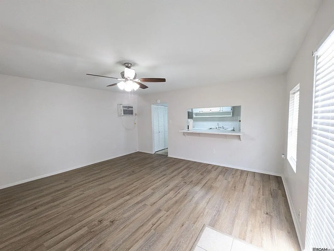 Building Photo - 1701 Lobdell Ave #96