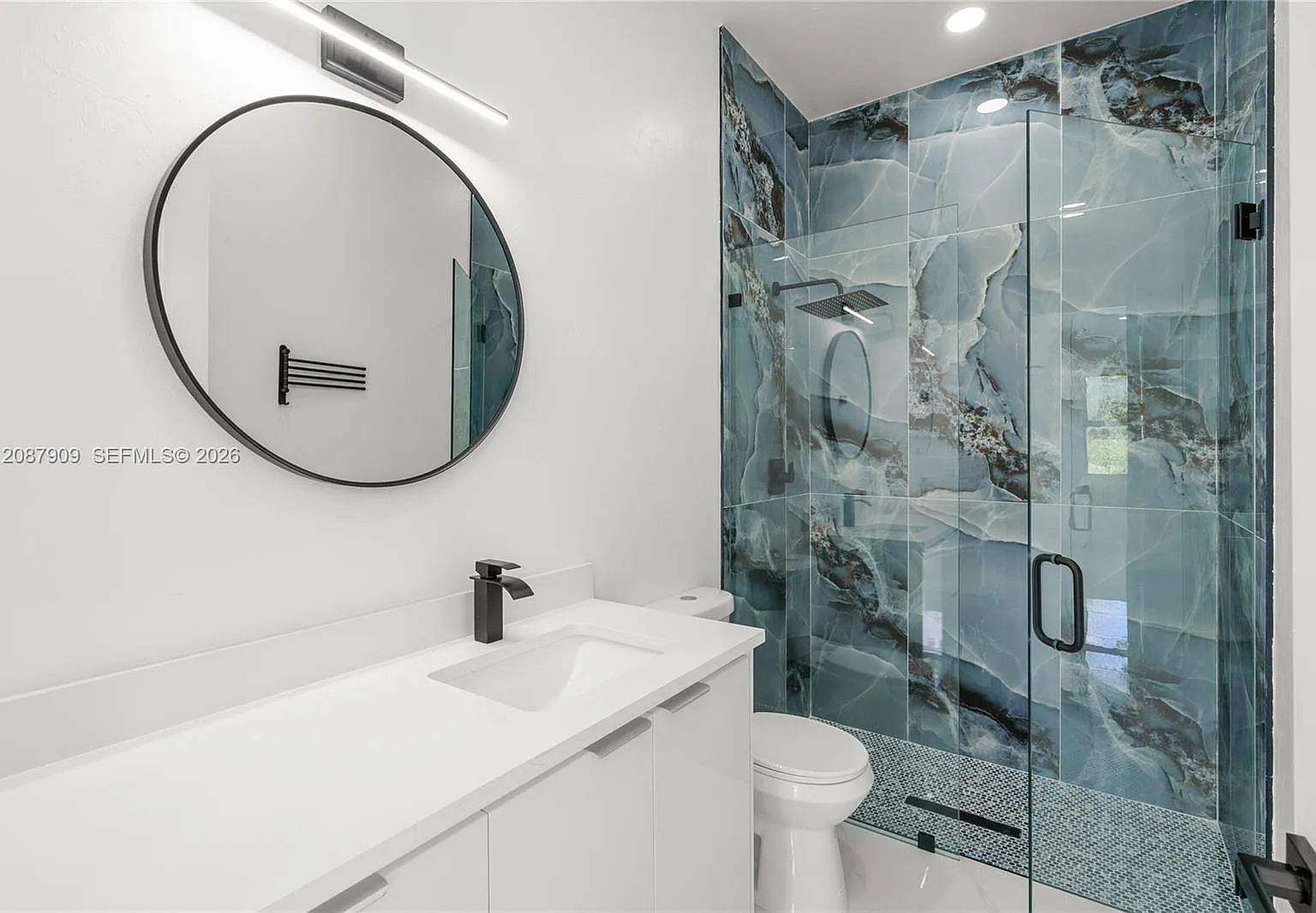 3 bed, 2.0 bath, $1,800 — Photo 4