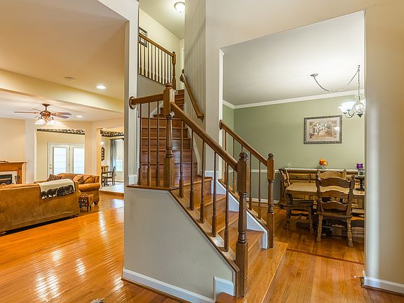 3rd image of 5433 Quaint Dr