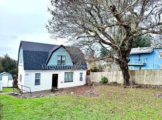 1596 McPherson St, North Bend, OR 97459