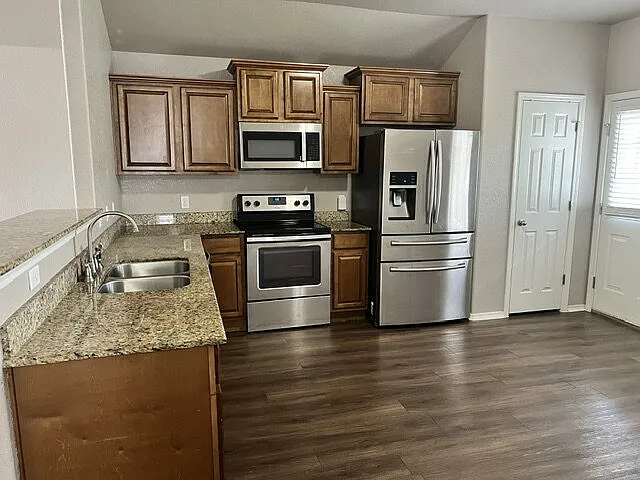 217 Regency Dr — Photo 6
