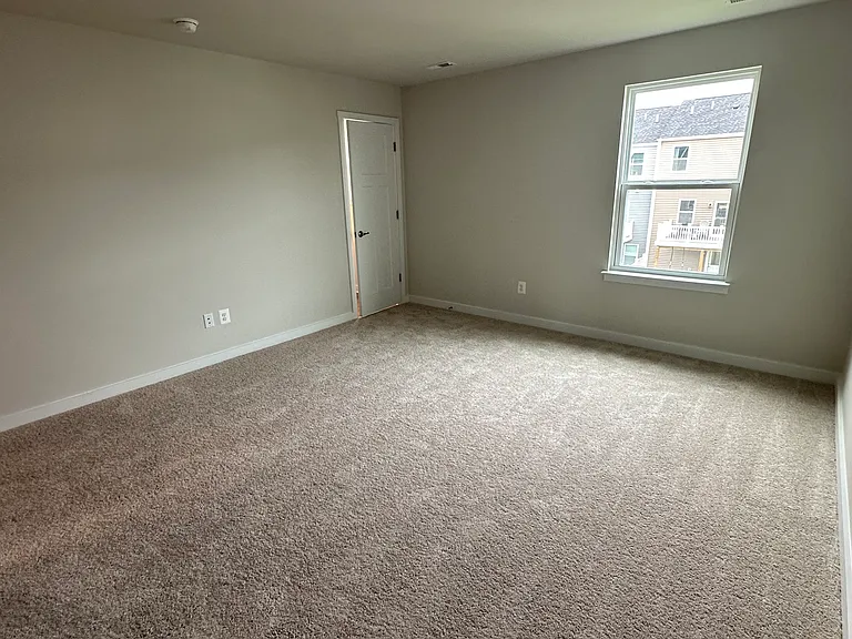 212 Huntwellwest Blvd — Photo 45