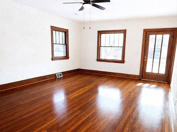 3rd image of 800 W South St