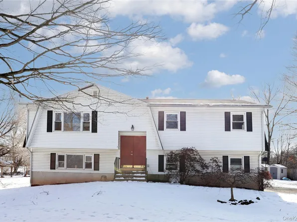 3 Brettmann Circle, New City, NY 10956
