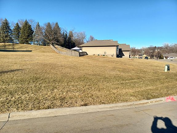 2nd image of 233 E View Dr