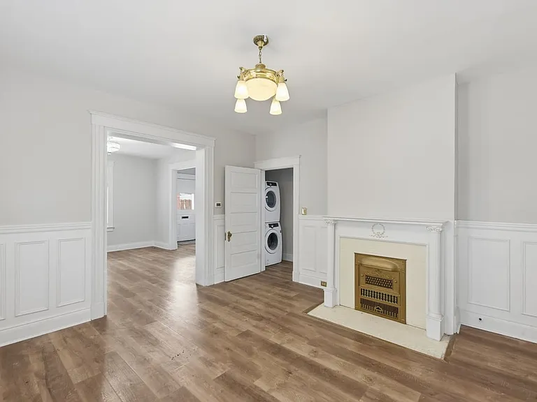 344 Helen St #1 — Photo 6