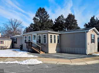 927 Emerald St, Ephrata, PA 17522