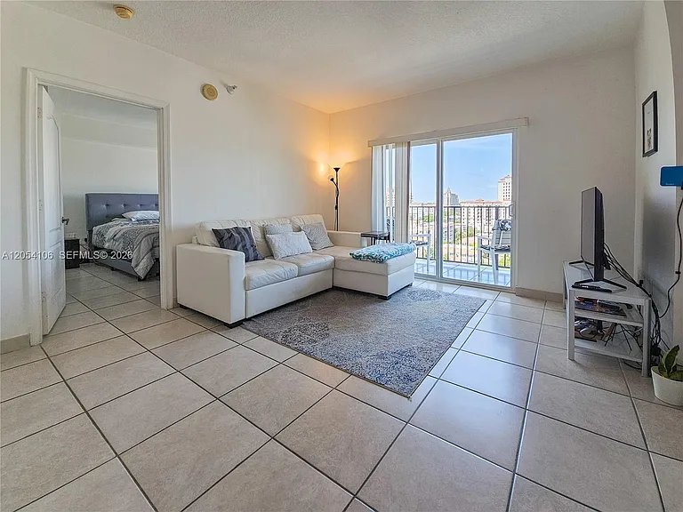 1627 SW 37th Ave #802 — Photo 1