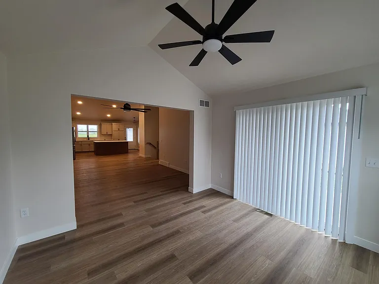 421 Founders Way — Photo 7