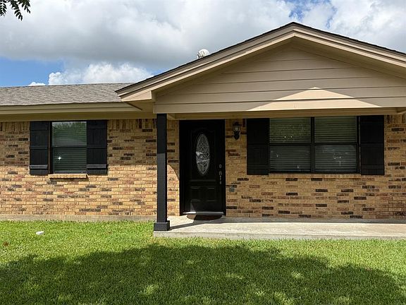 Front entrance. Very neat and clean.