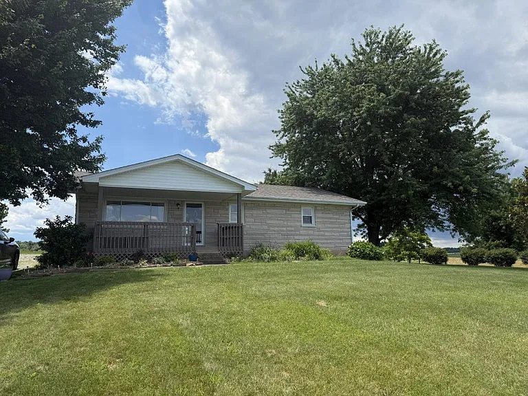 589 Thomas Rd — Photo 1