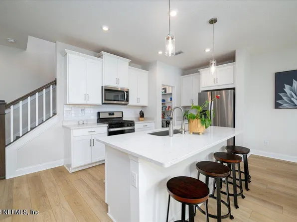 143 DAHLIA FALLS Drive, St. Johns, FL 32259