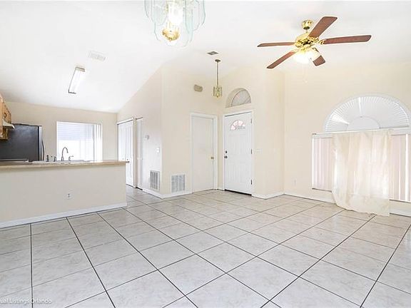 4th image of 350 Southern Charm Dr