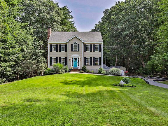 3rd image of 7 Kenwood Drive