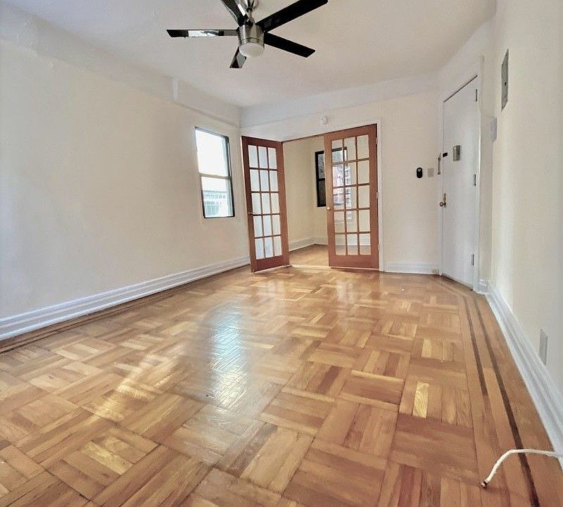 2nd image of 244 E 79th St #3