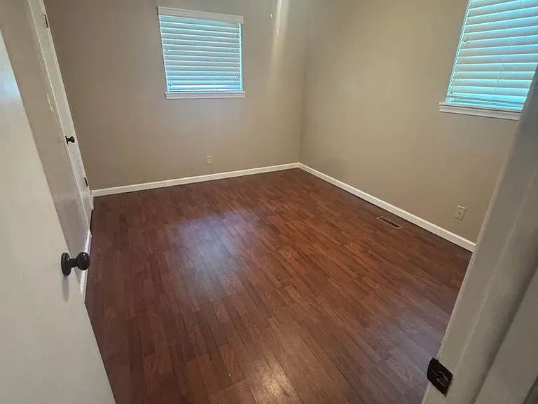 1217 SE Greystone Ave — Photo 12