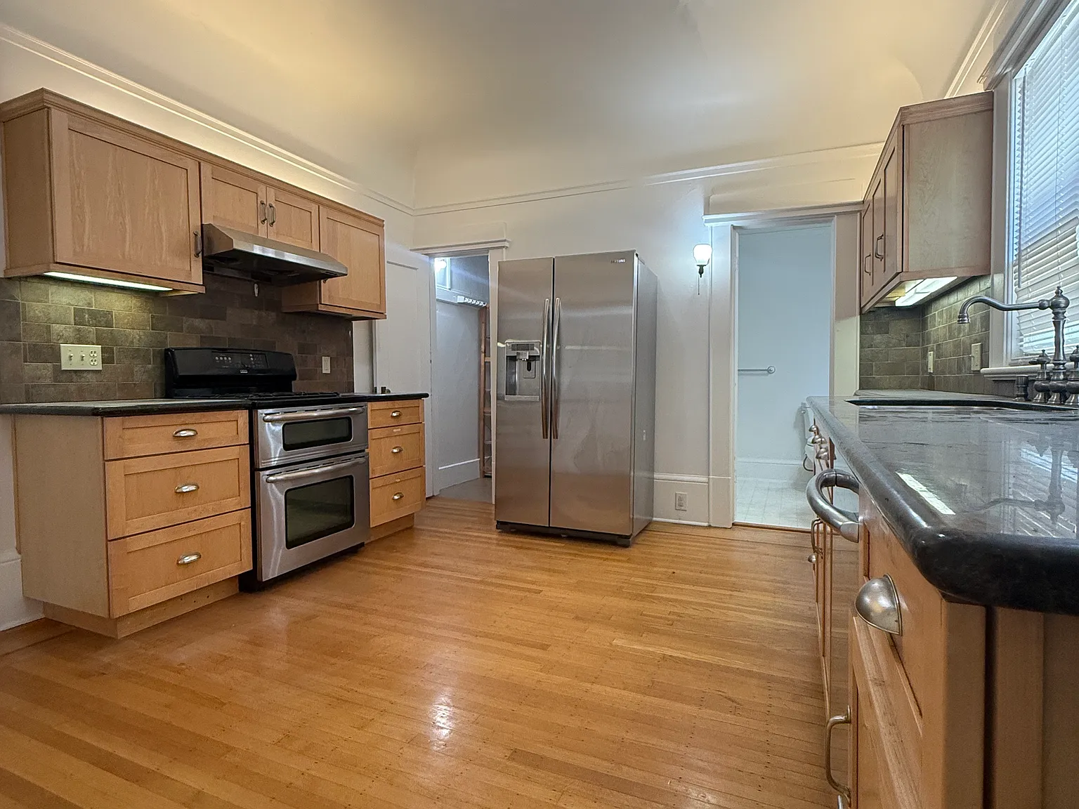 1 bed, 450 sqft, $2,200 — Photo 3
