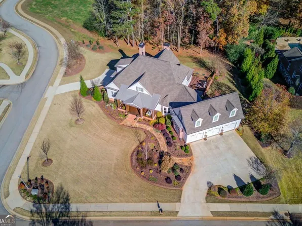 5309 Retreat Dr, Flowery Branch, GA 30542