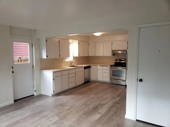 588 Elm Way, Edmonds, WA 98020