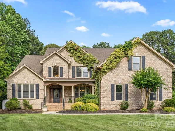 4266 Barbrick St, Sherrills Ford, NC 28673