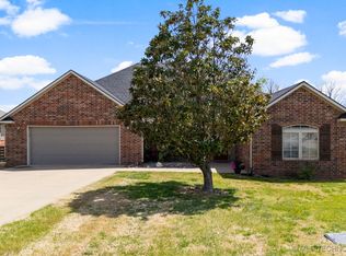1704 Estates Dr, Grove, OK 74344