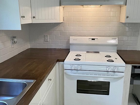 2nd image of 308 W De La Guerra St APT 4
