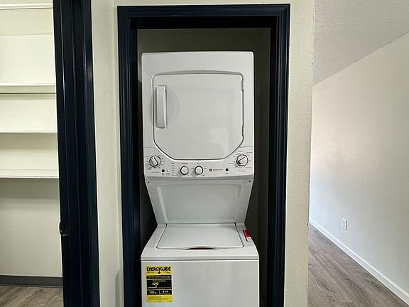4th image of 621 NE 162nd Ave APT 19