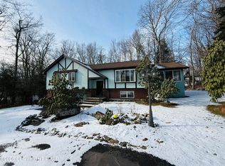 121 Spyglass Hill Rd, Tobyhanna, PA 18466