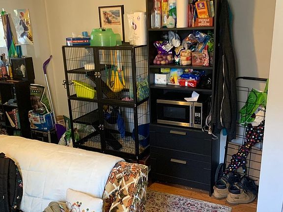 4th image of 1539 Spring Garden St APT 3R