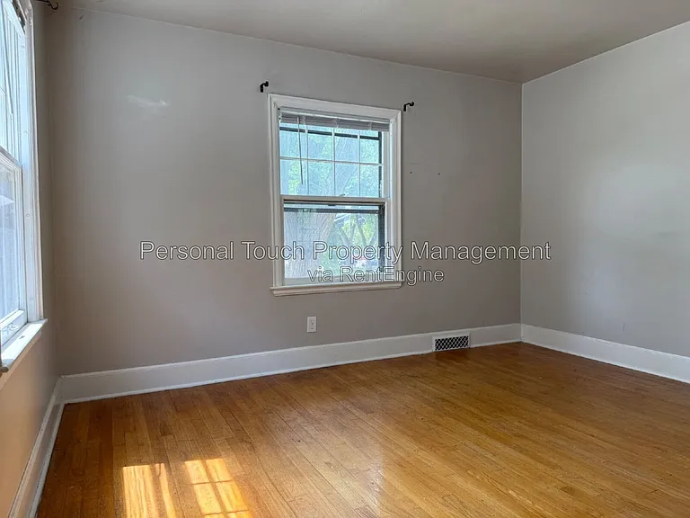 704 8th St S — Photo 34