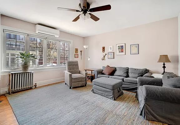 4th image of 2308 21st Ave