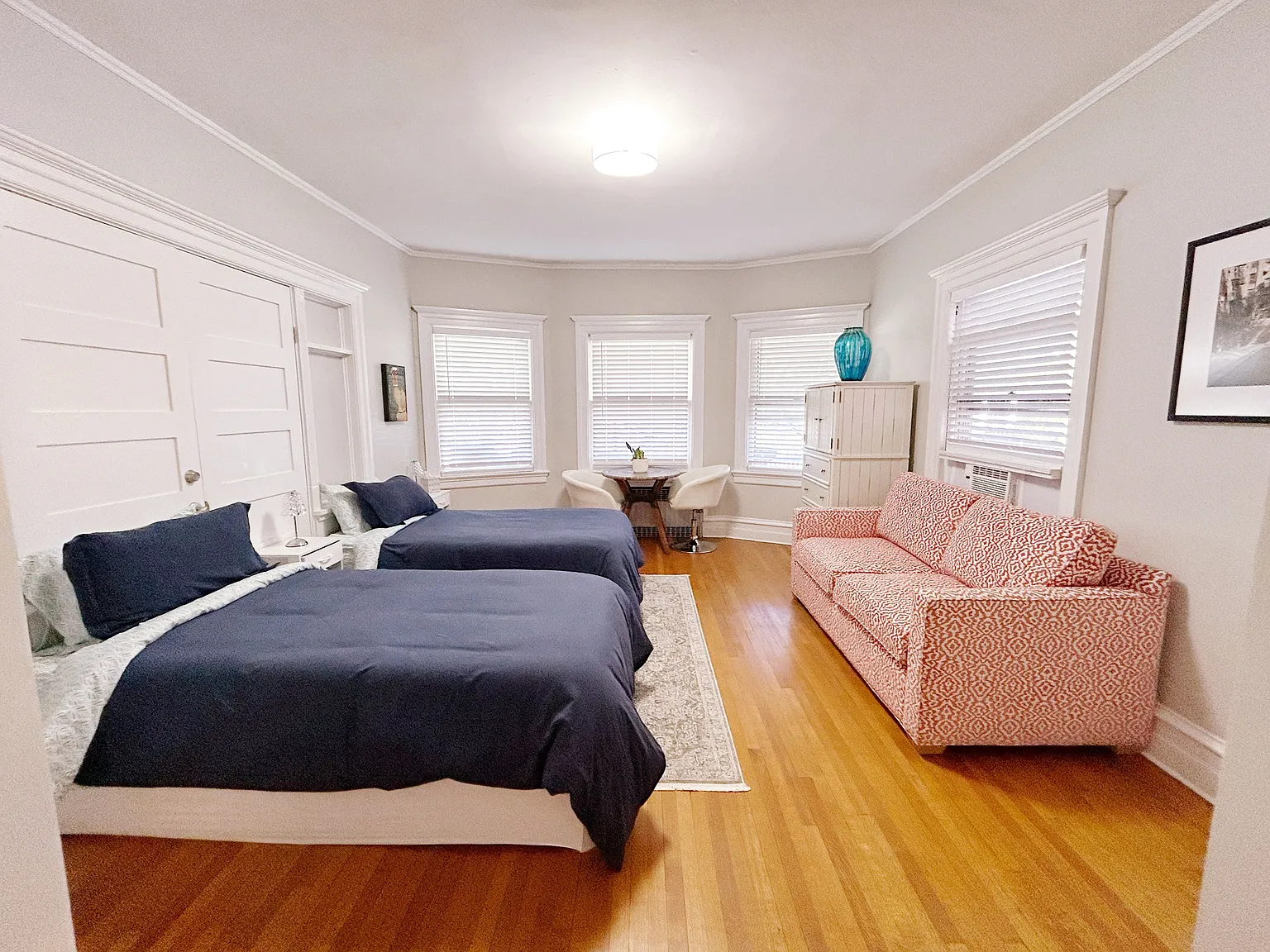 2 bed, 860 sqft, $4,600 — Photo 3