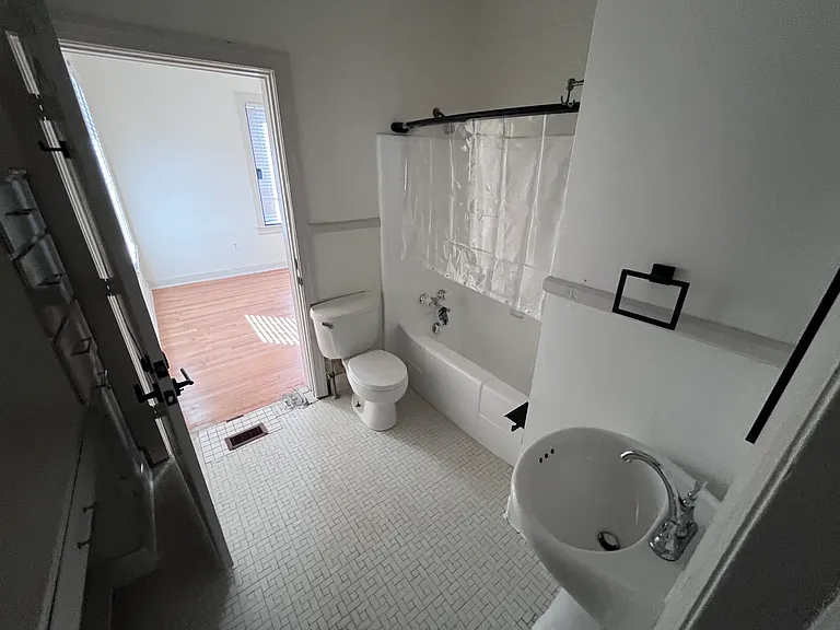 1204 Linden Pl #A — Photo 10