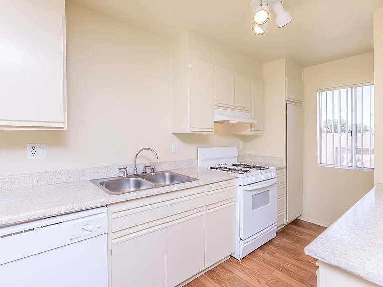 Vintage Woods Apartments — Photo 11