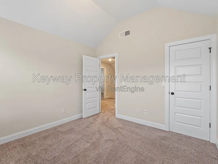 904 Sandpiper Xing — Photo 17