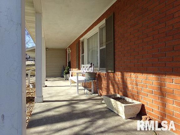 2nd image of 1221 Glenwood Ln