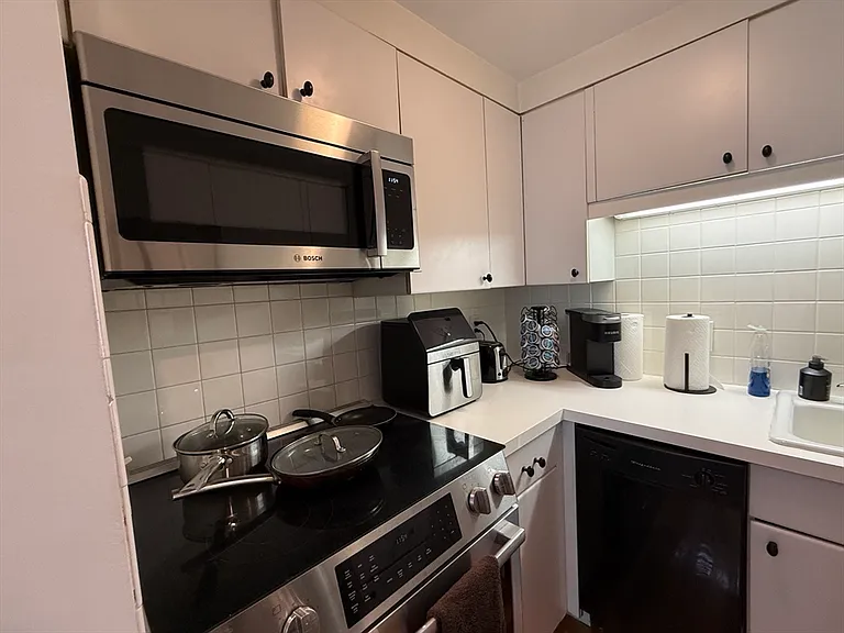 449 Beacon St #6 — Photo 3