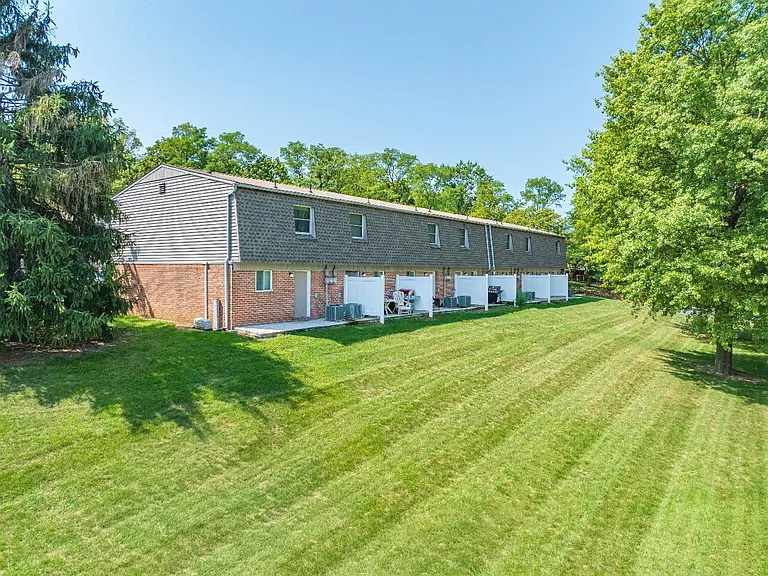 Colonial Glen — Photo 14