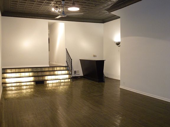 4th image of 1052 N Damen Ave