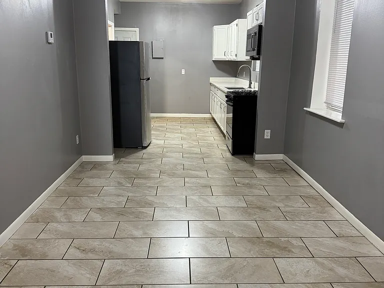 628 W 18th St #1F — Photo 11