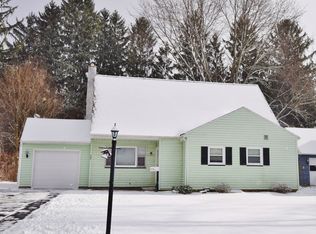 112 Worthing Ter, East Rochester, NY 14445
