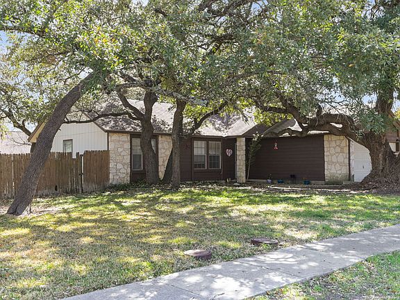 2nd image of 207 Cibolo Branch
