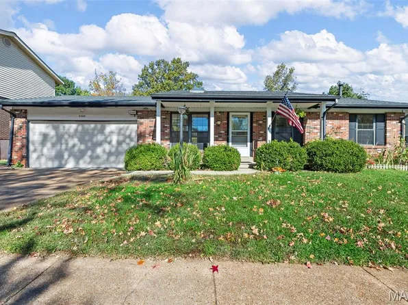 2505 Alcarol Dr, Fenton, MO 63026