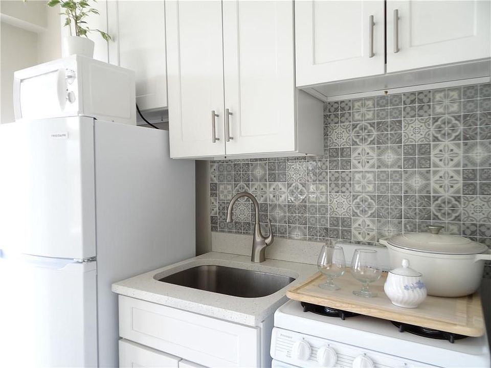 1st image of 385 Mclean Avenue #6A