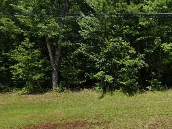 480 Beachwood Dr, Crossville, TN 38558