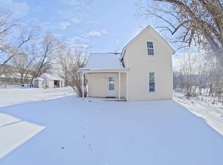 800 Rannells Rd #A, Manhattan, KS 66502