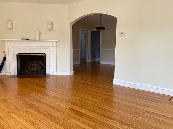 4th image of 266 Waterman St Floor 2